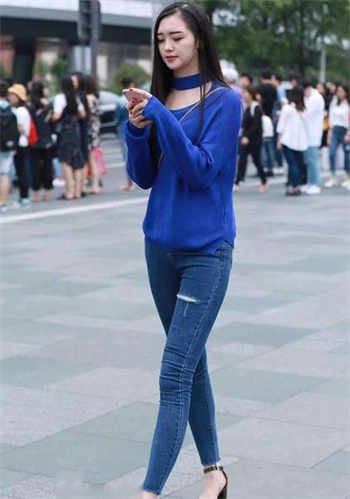 舅舅新年到侄女家