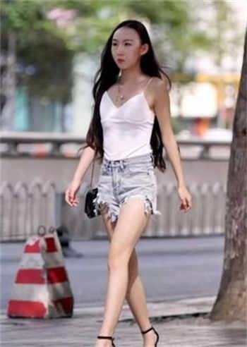 奥特曼之母被触手怪兽