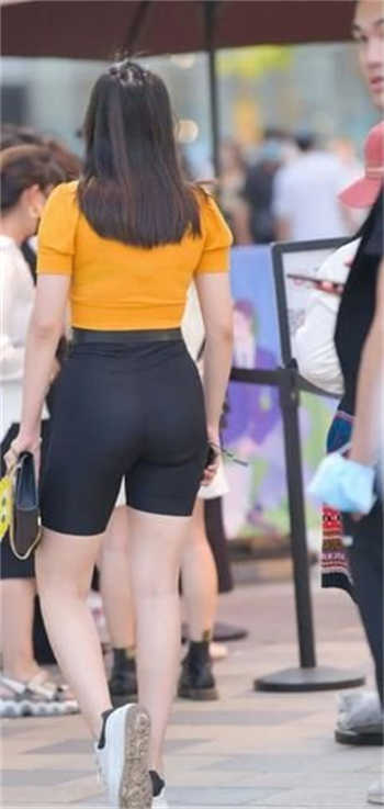 最近快手那个跳舞女的火了