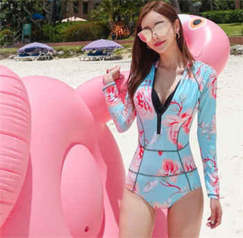 能看情侣打扑克的视频
