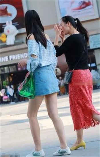 快手鞠婧格打扑克