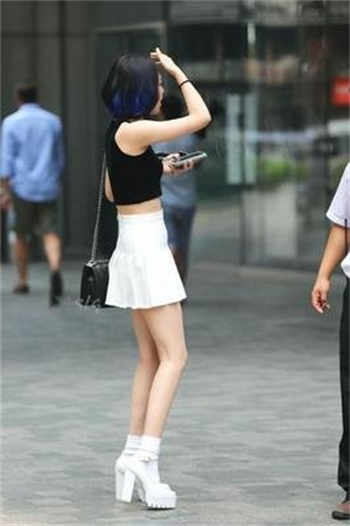 一个女人沉默的句子