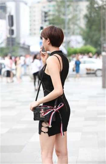 主角妈妈叫刘丽丽的小说