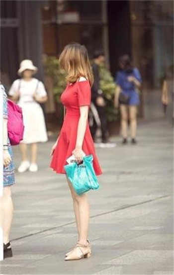 鬼灭之刃女角色倒下图